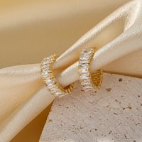 1 Paire Glamour Style Simple Couleur Unie Placage Incruster Le Cuivre Zircon Plaqué Or 14k Boucles D'oreilles main image 5