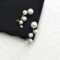 1 Piece Elegant Geometric Inlay Alloy Artificial Pearls Ear Clips main image 4