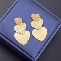 1 Paire Romantique Forme De Cœur Placage Métal Boucles D'oreilles main image 2