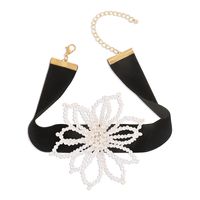 Wholesale Jewelry Elegant Flower Imitation Pearl Flocking Cloth Iron Handmade Hollow Out Choker sku image 1