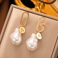 1 Pair Vintage Style C Shape Round Letter Plating 304 Stainless Steel Plastic 18K Gold Plated Drop Earrings main image 5
