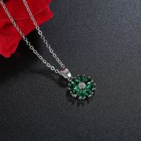 Wholesale Casual Simple Style Flower Copper Inlay K Gold Plated Rhodium Plated Zircon Pendant Necklace main image 3