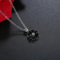 Wholesale Casual Simple Style Flower Copper Inlay K Gold Plated Rhodium Plated Zircon Pendant Necklace main image 4