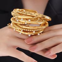 Luxurious Baroque Style Shiny Solid Color Titanium Steel Plating Inlay Artificial Pearls Zircon 18k Gold Plated Bangle main image 4