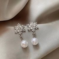 1 Pair Modern Style Snowflake Inlay Artificial Crystal Artificial Gemstones Drop Earrings sku image 1