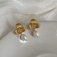 1 Pair Simple Style Flower Patchwork Alloy Drop Earrings main image 1