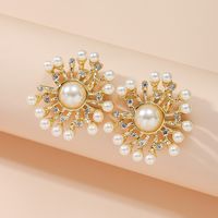 1 Pair Elegant Flower Inlay Alloy Artificial Pearls Artificial Diamond Ear Studs main image 3