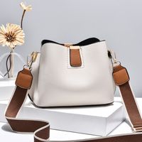 Women's Pu Leather Solid Color Elegant Classic Style Bucket Zipper Buckle Shoulder Bag Crossbody Bag main image 1