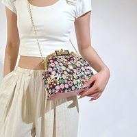 Women's Medium Nylon Ditsy Floral Vintage Style Classic Style Clasp Frame Handbag main image 7
