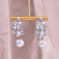 1 Paire Glamour Luxueux Artistique Fleur Tridimensionnel Évider Incruster Alliage Perles Artificielles Boucles D'oreilles main image 6