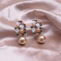 1 Paire Glamour Luxueux Artistique Fleur Tridimensionnel Évider Incruster Alliage Perles Artificielles Boucles D'oreilles main image 2