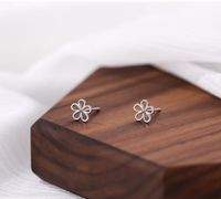 1 Pair Simple Style Flower Plating Sterling Silver Ear Studs main image 1