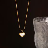 304 Stainless Steel 18K Gold Plated Simple Style Plating Heart Shape Acrylic Pendant Necklace main image 4