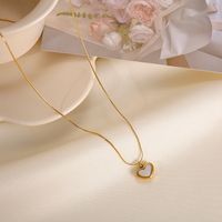 304 Stainless Steel 18K Gold Plated Simple Style Plating Heart Shape Acrylic Pendant Necklace main image 5