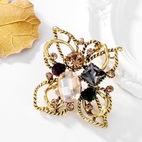 Elegant Streetwear Geometric Alloy Inlay Rhinestones Glass Women's Brooches main image 1