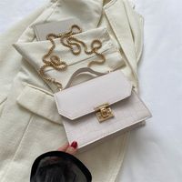 Women's Medium Pu Leather Solid Color Streetwear Square Lock Clasp Shoulder Bag Crossbody Bag Chain Bag sku image 2