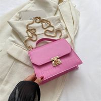 Women's Medium Pu Leather Solid Color Streetwear Square Lock Clasp Shoulder Bag Crossbody Bag Chain Bag sku image 3