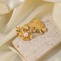 1 Pair Basic Simple Style Commute Leaf Flower Plating Inlay Copper Artificial Pearls 18k Gold Plated Ear Studs main image 4