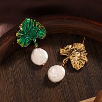 1 Pair Baroque Style Simple Style Irregular Leaf Copper Drop Earrings main image 4