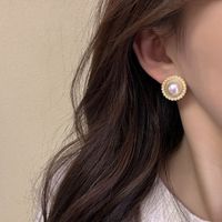 1 Pair Simple Style Round Inlay Alloy Pearl Zircon Ear Studs main image 3