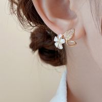 1 Pair Simple Style Leaves Flower Inlay Alloy Rhinestones Gold Plated Drop Earrings main image 2