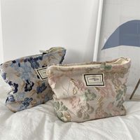 Women's All Seasons Polyester Flower Vintage Style Square Zipper Cosmetic Bag main image 4