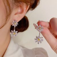1 Pair Sweet Flower Inlay Alloy Rhinestones Drop Earrings main image 1