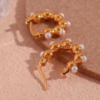 1 Pair Basic Simple Style Classic Style Irregular Plating Inlay Stainless Steel Artificial Pearls 18k Gold Plated Hoop Earrings main image 4