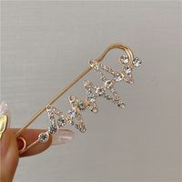 Estilo Simple Flor Metal Embutido Perlas Artificiales Diamante Artificial Mujeres Broches sku image 7