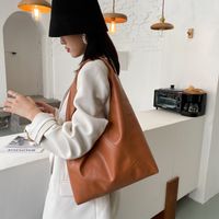 Women's Medium Pu Leather Solid Color Streetwear Bucket Open Shoulder Bag main image 4