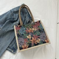 Women's Medium All Seasons Canvas Flower Streetwear Square Magnetic Buckle Tote Bag sku image 4
