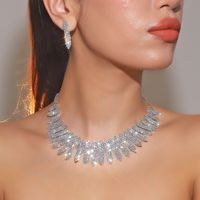 Glamour Color Sólido Diamante De Imitación Embutido Diamantes De Imitación Plateado Mujeres Aretes Collar main image 2