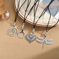 Retro Commute Round Alloy Plating Silver Plated Women's Pendant Necklace main image 1