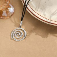 Retro Commute Round Alloy Plating Silver Plated Women's Pendant Necklace sku image 2