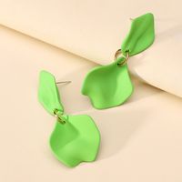 1 Pair Elegant Streetwear Petal Spray Paint Resin Zinc Alloy Drop Earrings sku image 3