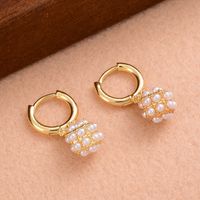 1 Pair Ig Style Elegant Geometric Plating Three-dimensional Inlay Copper Pearl Zircon 14k Gold Plated Drop Earrings main image 5