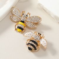 Modern Style Bee Alloy Inlay Artificial Gemstones Women's Brooches main image 1