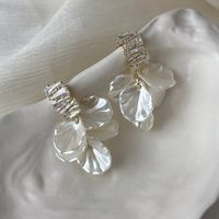1 Pair Sweet Flower Inlay Shell Metal Zircon Drop Earrings sku image 1