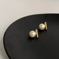 1 Pair Simple Style Commute Geometric Imitation Pearl Alloy Earrings sku image 1