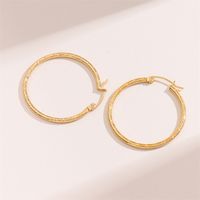 1 Paire Rétro Style Simple Forme C Rond Placage Acier Inoxydable Plaqué Or 18K Boucles D'oreilles Cerceau main image 8