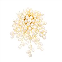 Korean Style Flower Pearl Copper Women's Brooches main image 4