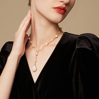 Elegant Lady Geometric Freshwater Pearl Copper Pendant Necklace In Bulk main image 3