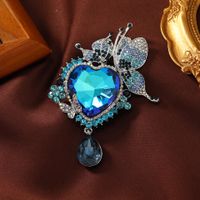 Retro Heart Shape Alloy Rhinestone Women's Brooches main image 1