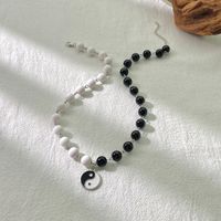 Einfacher Stil Tratsch Legierung Perlen Frau Halskette Mit Anhänger main image 2