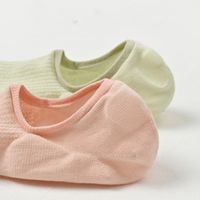 Frau Einfacher Stil Einfarbig Nylon Baumwolle Ankle Socken Ein Paar main image 4