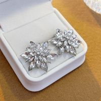 1 Pair Simple Style Flower Inlay Alloy Zircon Ear Studs main image 3