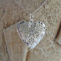 Casual Heart Shape Alloy Luminous Plating Women's Pendant Necklace main image 2