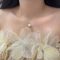 Estilo Simple Ronda Cobre Enchapado Embutido Perla Chapado En Oro Collar Colgante main image 5