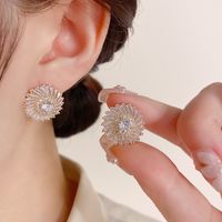 1 Pair Luxurious Sunflower Plating Inlay Copper Zircon Gold Plated Ear Studs main image 3