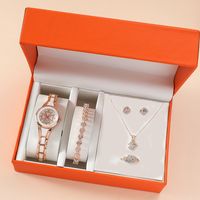 Elegante Ropa De Calle Color Sólido Hebilla Plegable Simple Cuarzo Relojes De Mujer sku image 12